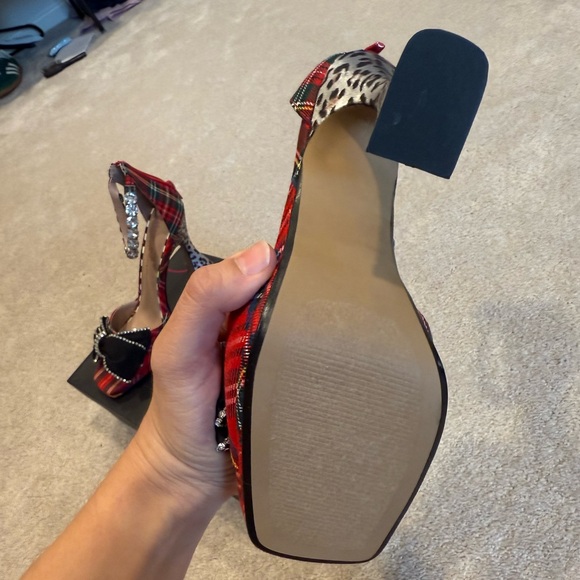 Betsy Johnson plaid print with Black Bow Heels - Picture 5 of 5